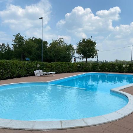 La Lanterna - Appartamenti In Residence Con Piscina 代森扎诺-德尔加达 外观 照片
