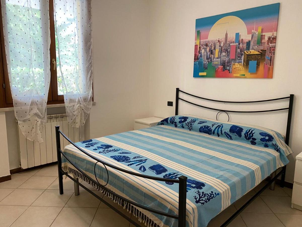La Lanterna - Appartamenti In Residence Con Piscina 代森扎诺-德尔加达 外观 照片