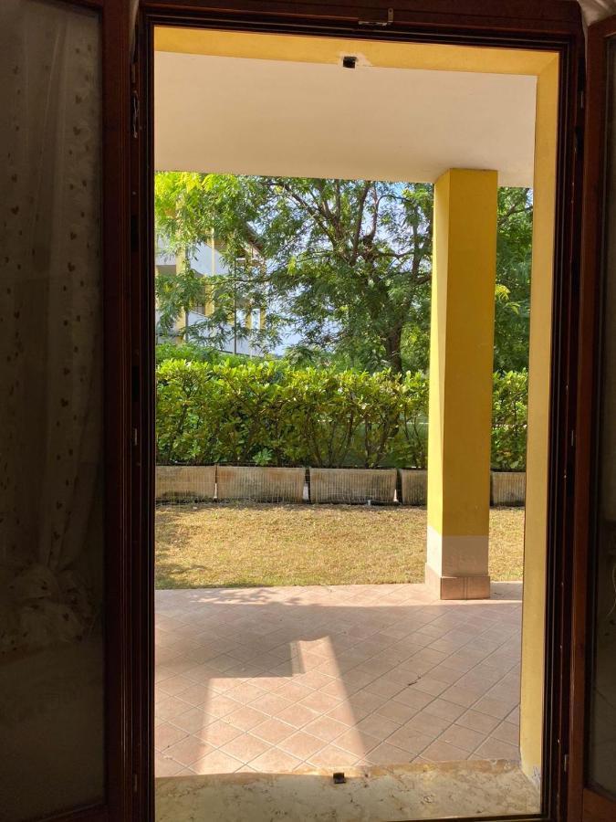 La Lanterna - Appartamenti In Residence Con Piscina 代森扎诺-德尔加达 外观 照片