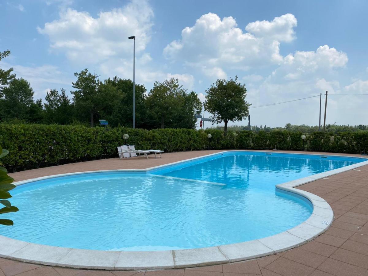 La Lanterna - Appartamenti In Residence Con Piscina 代森扎诺-德尔加达 外观 照片
